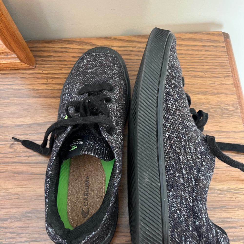 Cariuma Black Gray Casual woven bamboo knit IBI Sneakers. Sustainable - Picture 5 of 10